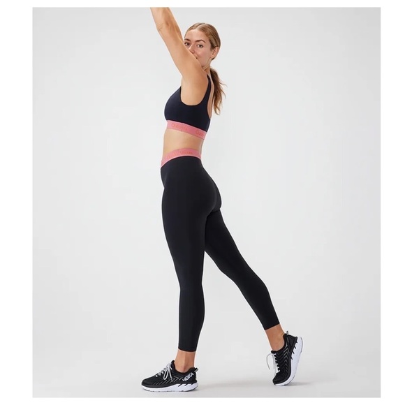 OUTDOOR VOICES Smooth 7/8 Leggings, Black with Desert Rose Spellout Band, Size M - Picture 11 of 11